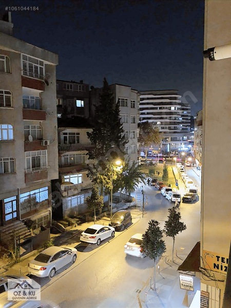 Güngören Real Mertere Çok Yakın Konumda 2+1 Satılık Daire — fotoğraf 3