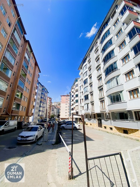 2y Duman Emlak'tan 15 Şubat Caddesinde Ara Kat Satılık Daire — fotoğraf 3