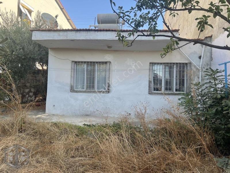 İzmir Selçuk'Ta 14 Mayıs Mahallesi'Nde 260M2