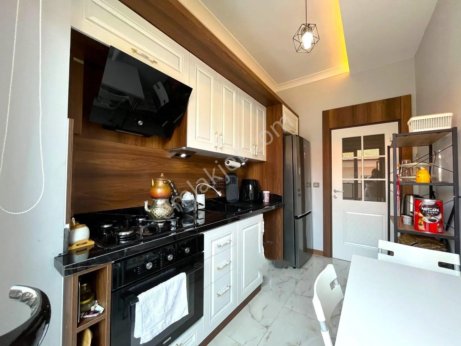 Yetkili Gümüş'den Akçayın En Nezih Konumunda Manzaralı Arakat Lux 2+1 Daire! — fotoğraf 3