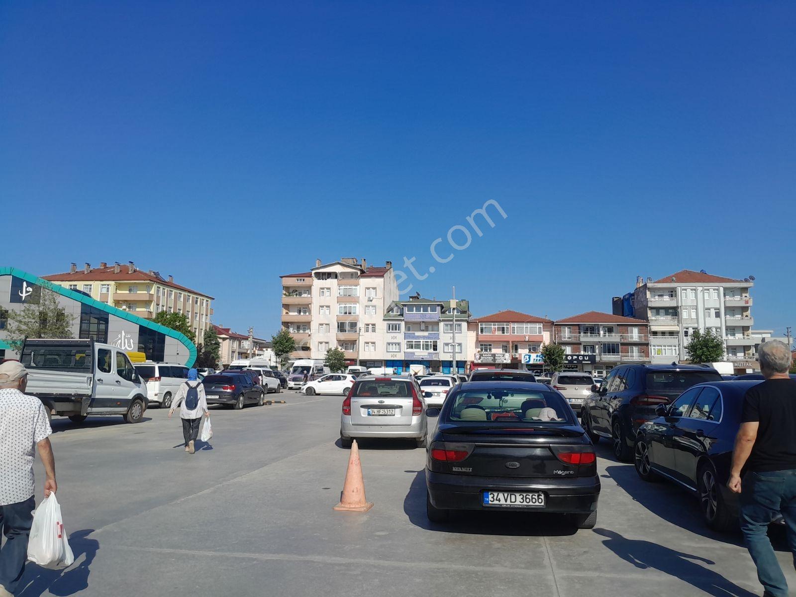 Satılık Denize Yakın 3+1 Merkezde Cadde Üzerinde 130 M² Daire