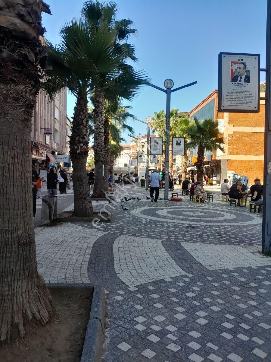 Satılık Denize Yakın 3+1 Merkezde Cadde Üzerinde 130 M² Daire — fotoğraf 3