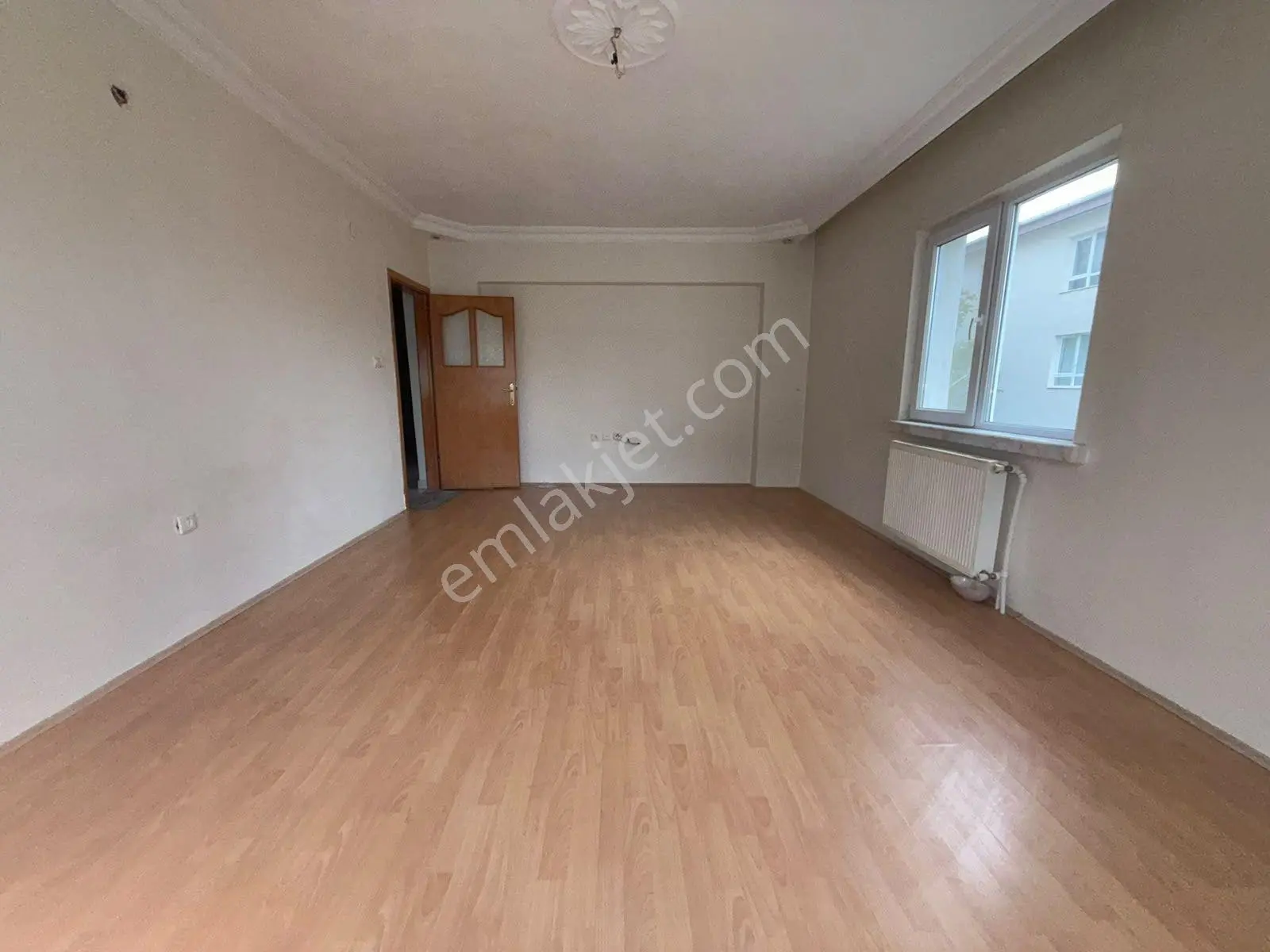 Pursaklar Merkez Mahallesi'nde Satılık 3+1 Geniş Daire — fotoğraf 2