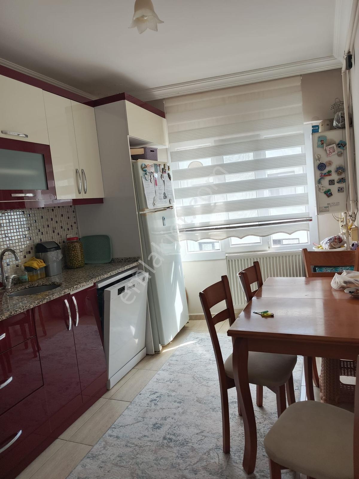 Özgün Gm'den Cumhuriyet Caddesinde Çift Cephe Satılık 3+1 Daire — fotoğraf 3
