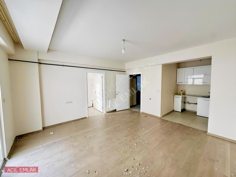 Acil Emlak'tan 1+1 Geniş Daire — fotoğraf 7