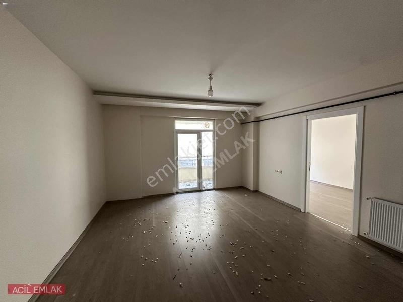 Acil Emlak'tan 1+1 Geniş Daire — fotoğraf 9
