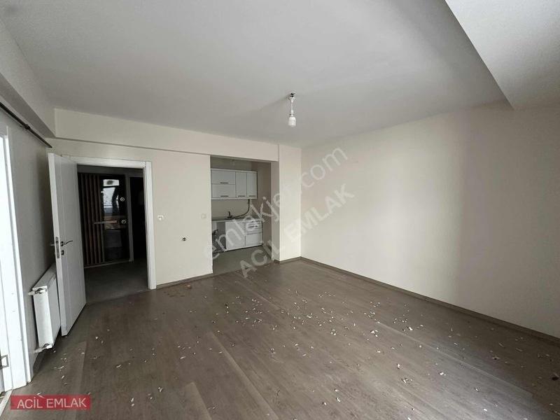 Acil Emlak'tan 1+1 Geniş Daire — fotoğraf 13