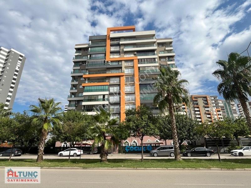 Aliya İzzetbegoviç Bulvar Üstü Lüks Sitede Satılık Daire