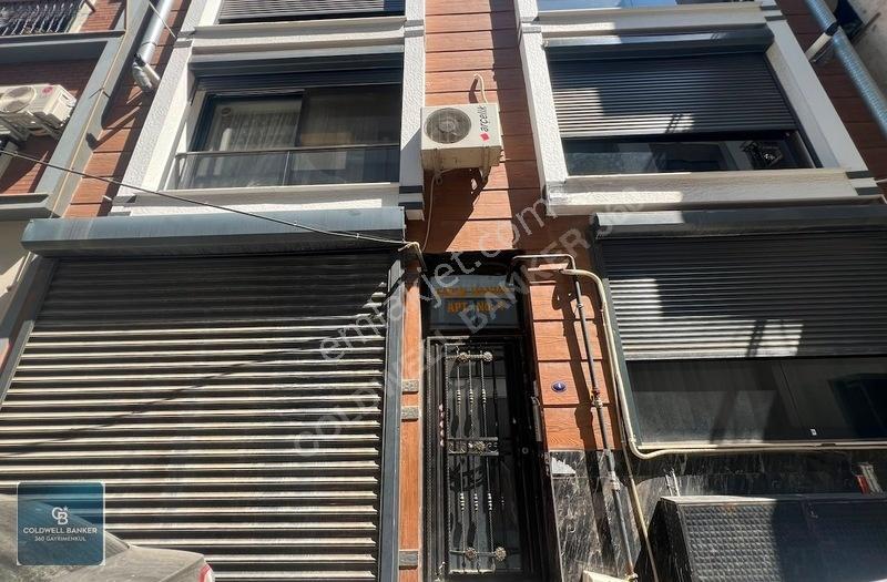 Karşıyaka Medikalpoint Yakını Tam Eşyalı Kiracısız Satılık Daire