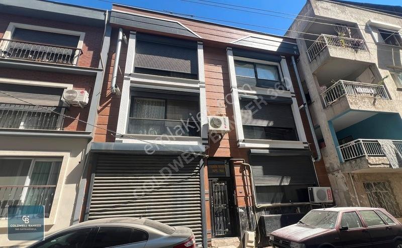Karşıyaka Medikalpoint Yakını Tam Eşyalı Kiracısız Satılık Daire — fotoğraf 2