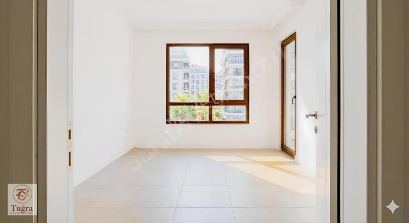 Havuzlu!! Okul Yanı Satılık 3+1 Daire ( 120 M2 3 Balkon ) — fotoğraf 3