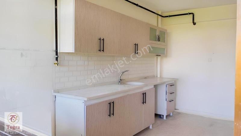 Havuzlu!! Okul Yanı Satılık 3+1 Daire ( 120 M2 3 Balkon ) — fotoğraf 7