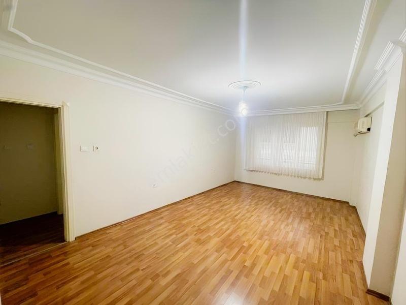 Bayrampaşa Altıntepsi Mah | 120 M² Çift Cephe 2+1 Satılık Daire — fotoğraf 2