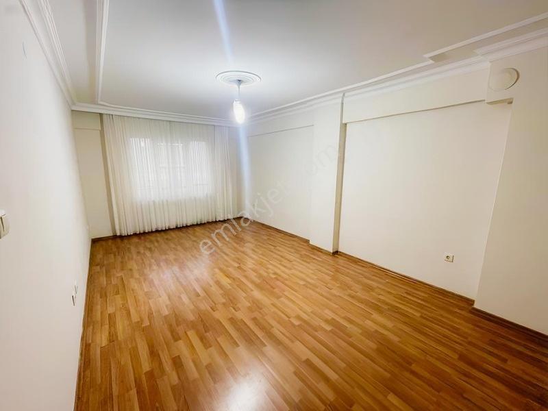 Bayrampaşa Altıntepsi Mah | 120 M² Çift Cephe 2+1 Satılık Daire — fotoğraf 3
