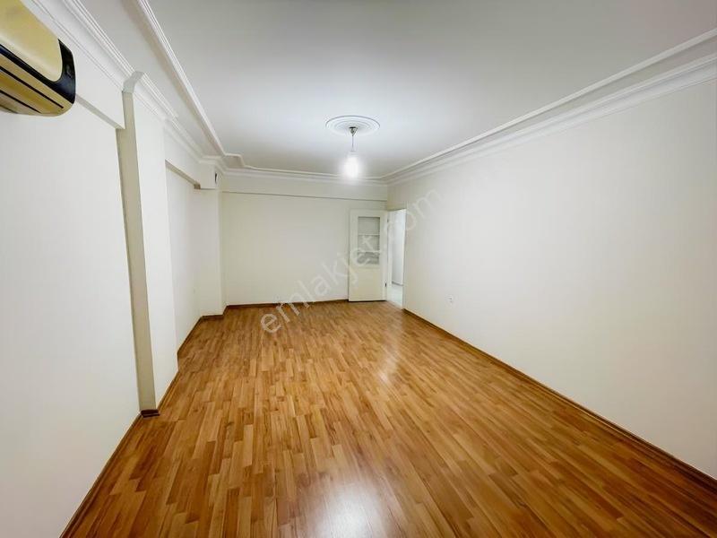 Bayrampaşa Altıntepsi Mah | 120 M² Çift Cephe 2+1 Satılık Daire — fotoğraf 4