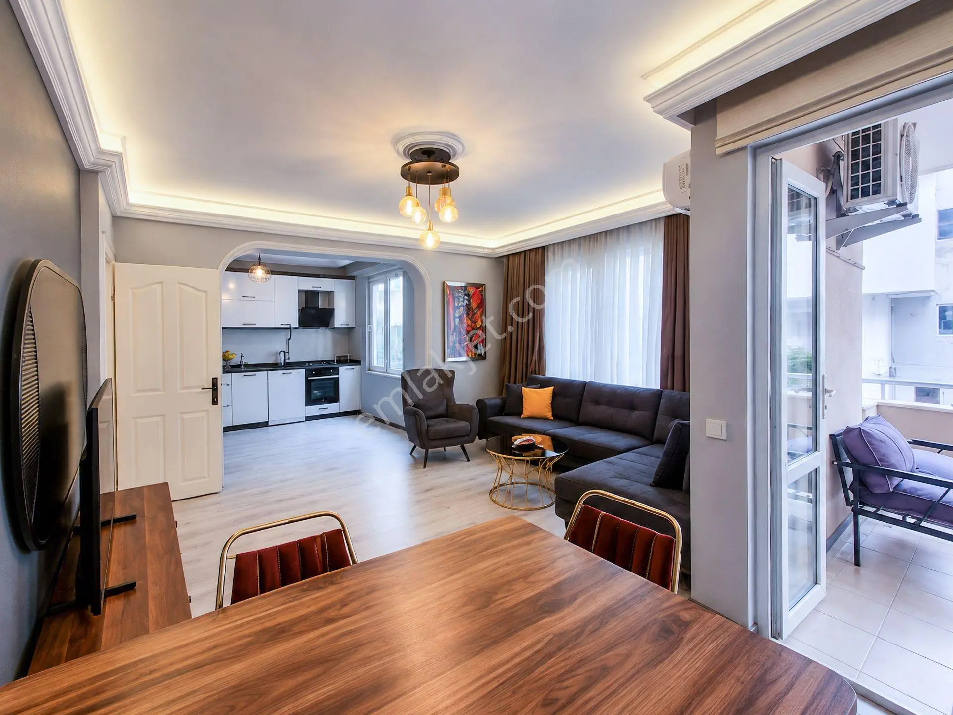 Kleopatra'da Denize Yakın Havuzlu Binada Eşyalı 2+1 Daire — fotoğraf 2