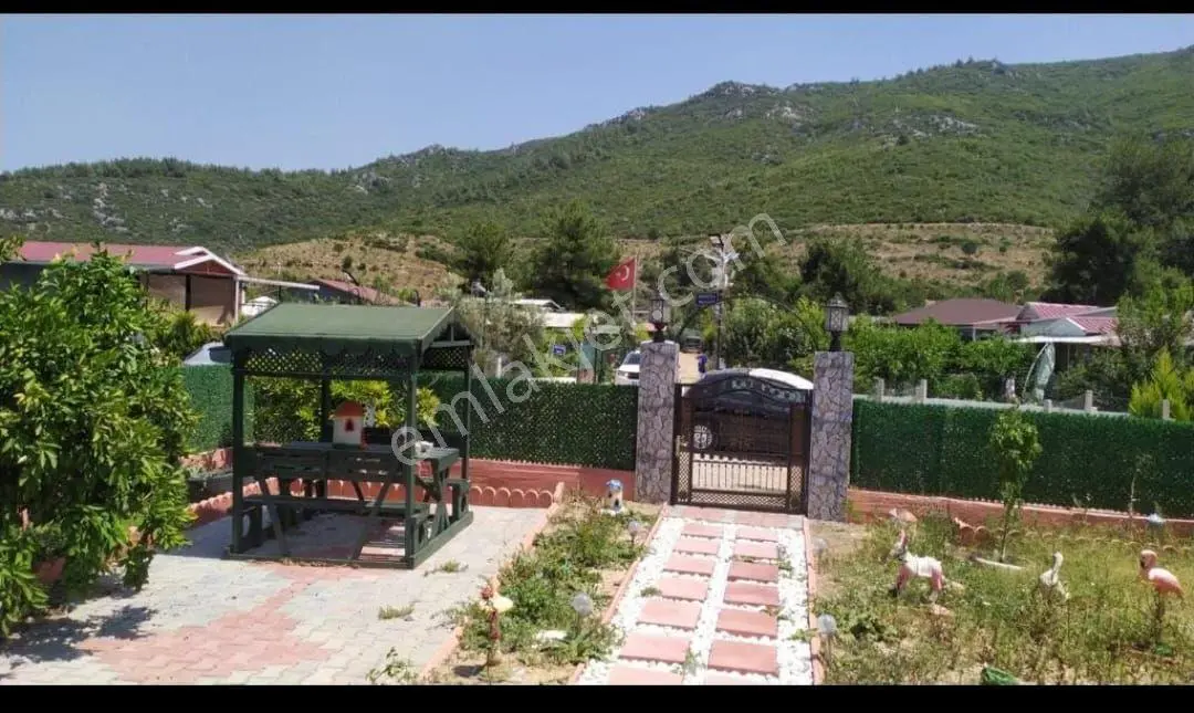 Menderes Ahmetbeyli'de Doğa Manzaralı 400 M² Hobi Bahçesi — fotoğraf 4