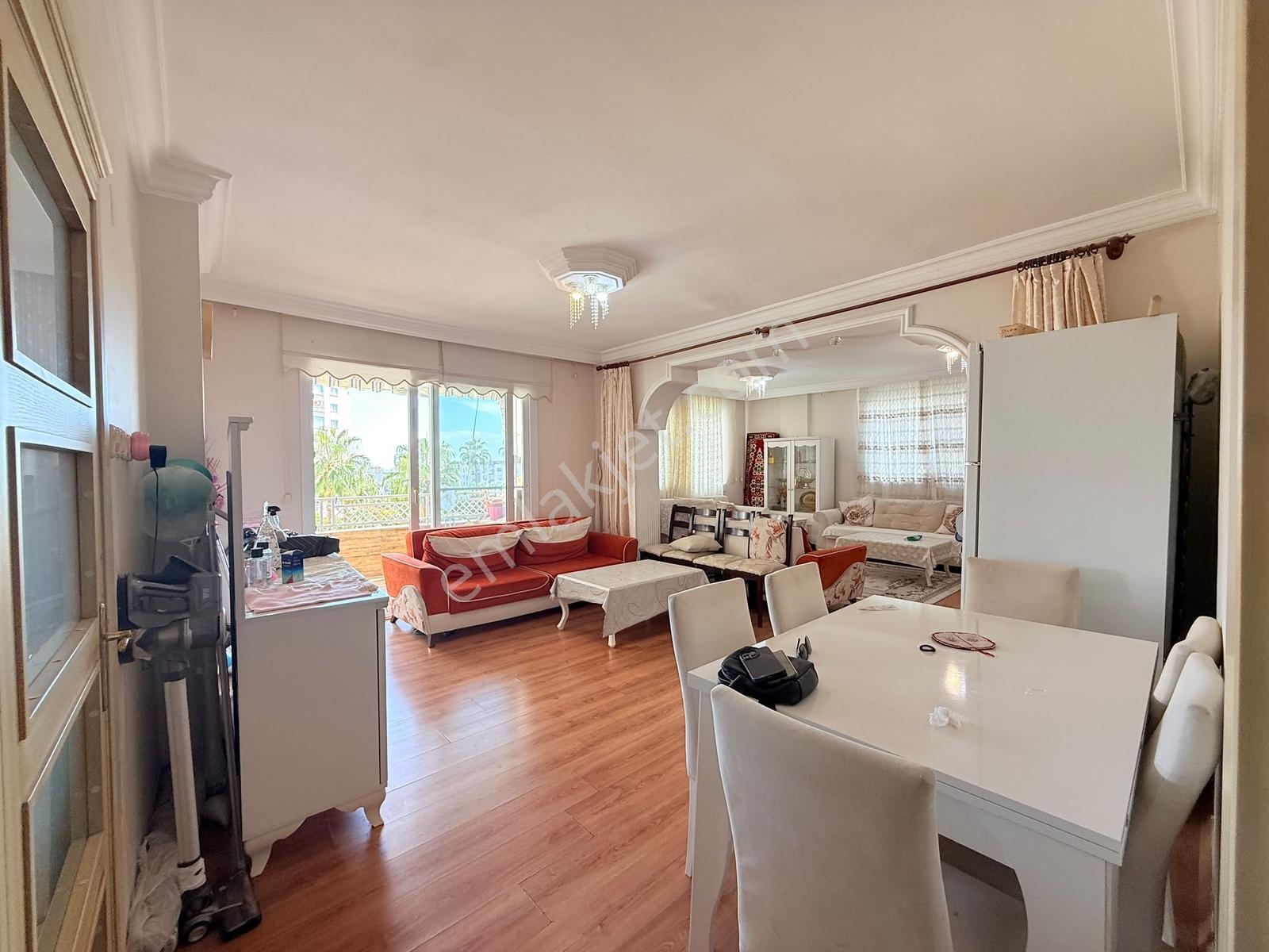 Virenşehirde Havuzlu 155 M2 3+1 Genişliğinde Bağımsız Mutfak 2+1 — fotoğraf 2