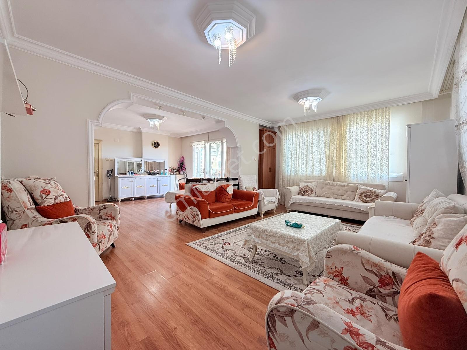 Virenşehirde Havuzlu 155 M2 3+1 Genişliğinde Bağımsız Mutfak 2+1 — fotoğraf 3