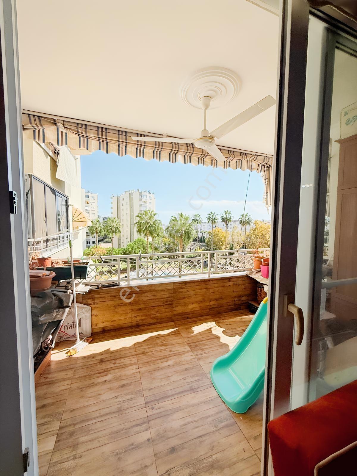 Virenşehirde Havuzlu 155 M2 3+1 Genişliğinde Bağımsız Mutfak 2+1 — fotoğraf 20