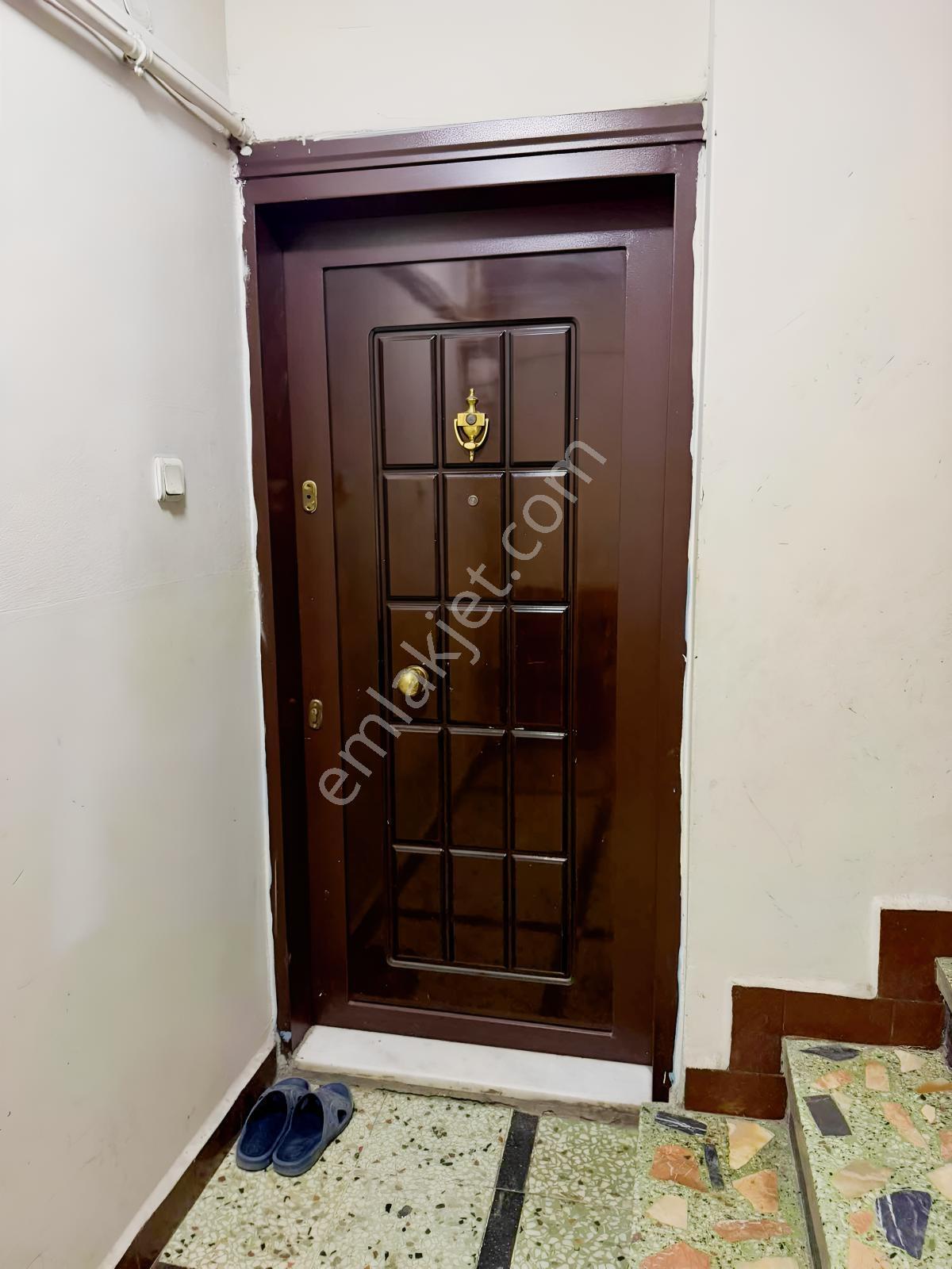 Sanayi Mahallesi Tekstil Merkezinde En İşlek Caddede 3+1 80m² — fotoğraf 4
