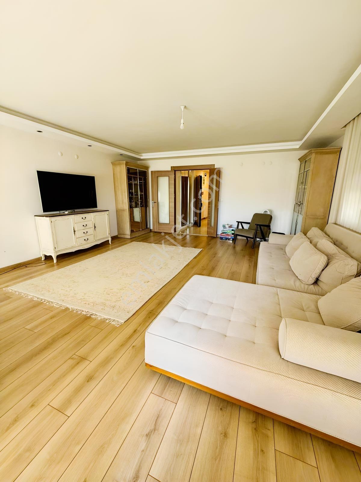 Bostanlı Akbank Sk Yeni Bina 3 Cepheli Tadilatlı Geniş 3+1 — fotoğraf 6