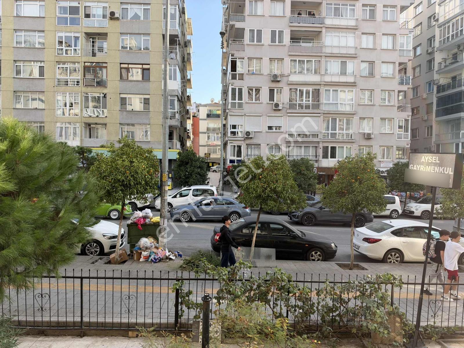 Bürmen'den Hatay Caddesi Üzerinde Metro Yakını Köşe Konumlu — fotoğraf 2