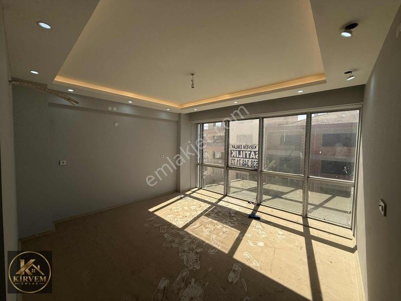 Kirvem Emlaktan Saruhanlının Kalbinde Cadde Üzerinde Ofis! — fotoğraf 4