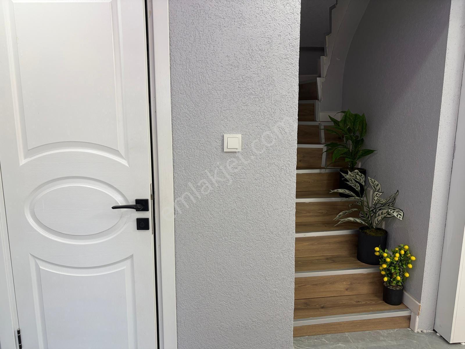 Yenifoça'da Keyifli Deniz Manzaralı Teraslı Satılık 3+1 Dubleks — fotoğraf 22