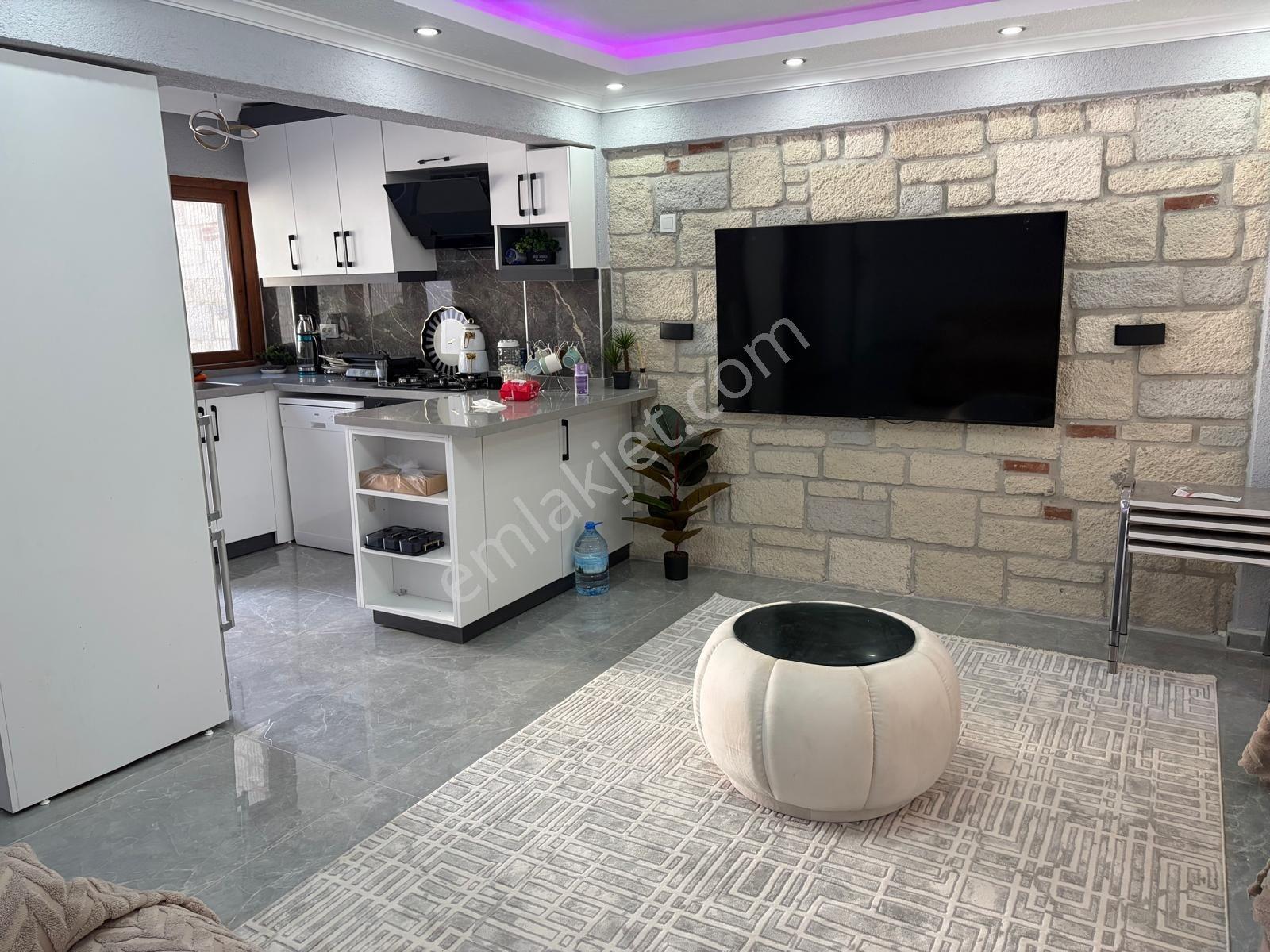 Yenifoça'da Keyifli Deniz Manzaralı Teraslı Satılık 3+1 Dubleks — fotoğraf 23