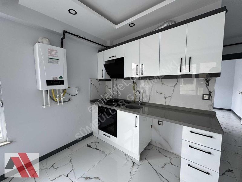 Sümbüller'den Hatboyu Yakını İskanlı Arakat Köşe Masrafsız 1+1 — fotoğraf 4