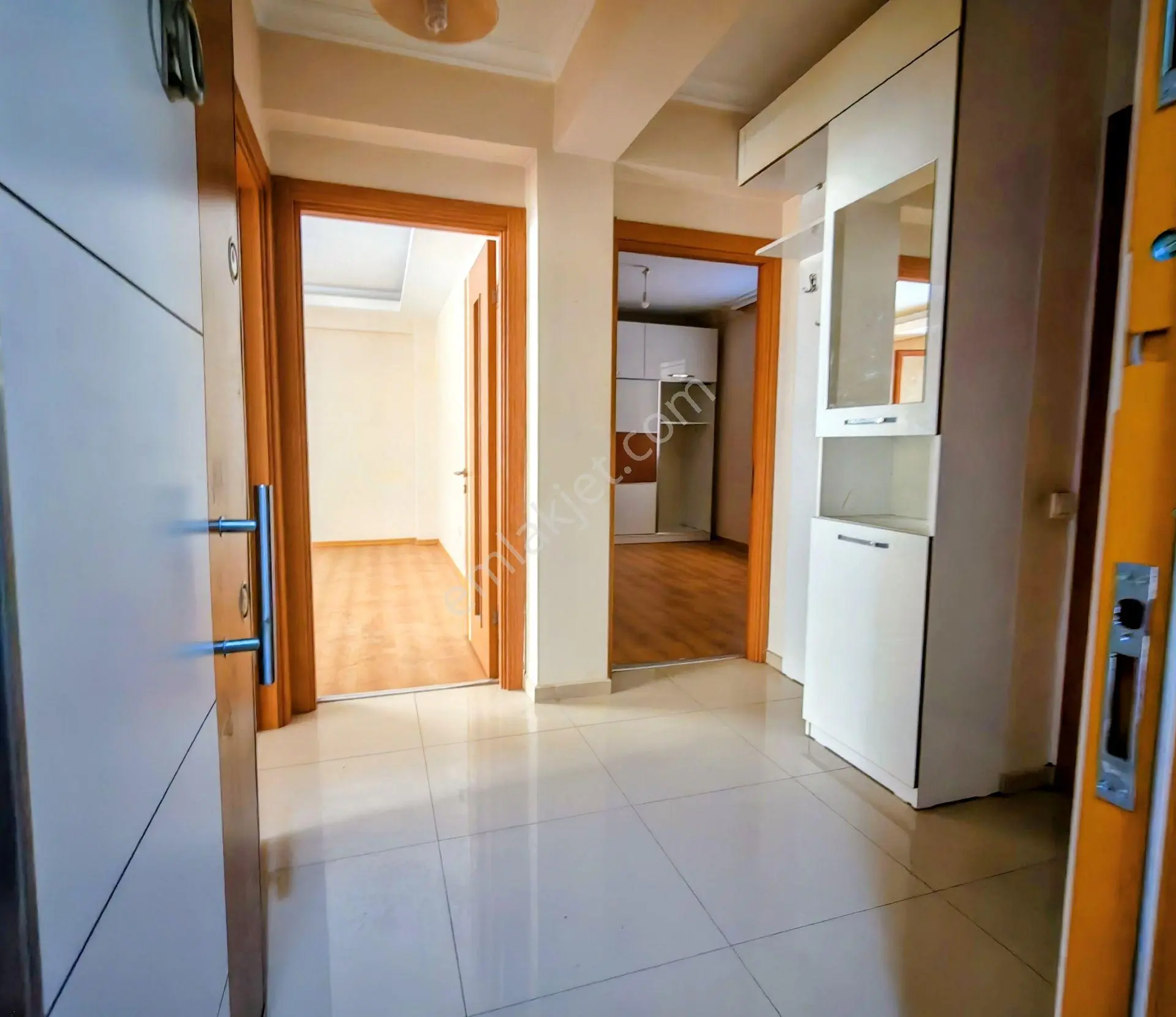 Nergiz Çarşısında 2+1 | Kilerli | Otoparklı — fotoğraf 3
