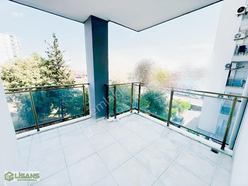 Mithatpaşa'da Metro'ya Yakın Site'de Geniş Ferah 2+1 Emsalsiz — fotoğraf 3
