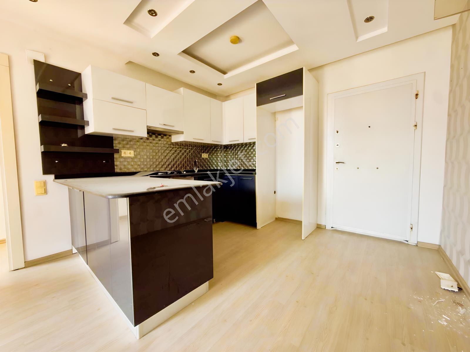 Şah Yapı'dan Merkezi Konum Havuzlu Nezih Site 2+1 Satılık Daire — fotoğraf 7