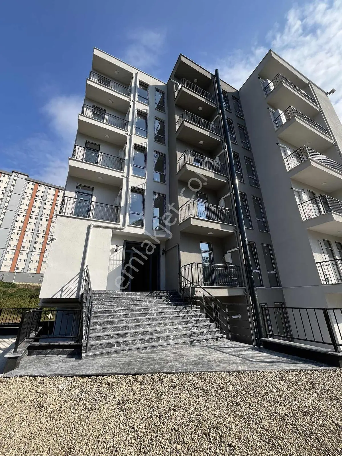 Konuralp Orhangazi İskanlı Yerden Isıtma 1+1 Satılık Daire