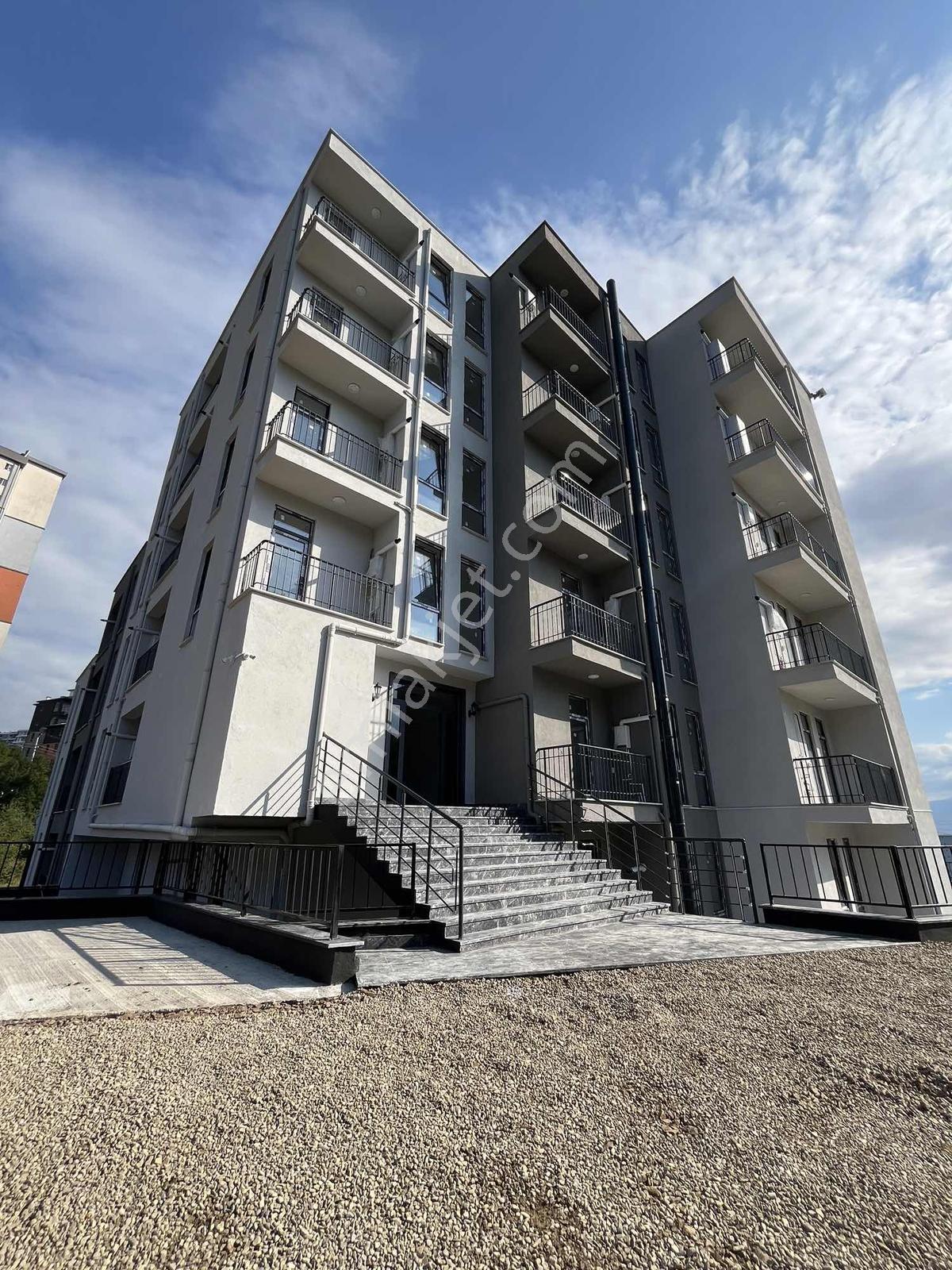 Konuralp Orhangazi İskanlı Yerden Isıtma 1+1 Satılık Daire — fotoğraf 3