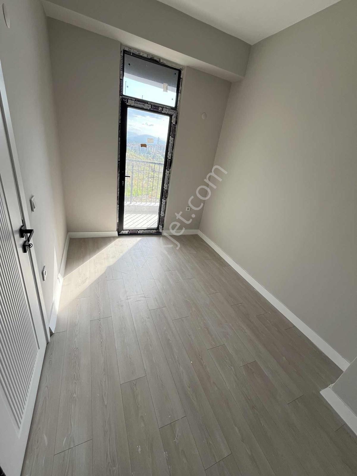 Konuralp Orhangazi İskanlı Yerden Isıtma 1+1 Satılık Daire — fotoğraf 18