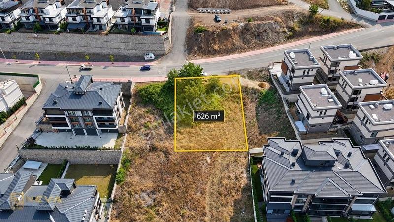 Serdivan İstiklal Mah. Satılık 626 M2 Konut İmarlı Arsa