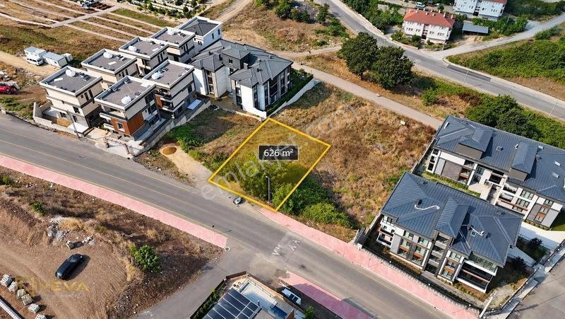 Serdivan İstiklal Mah. Satılık 626 M2 Konut İmarlı Arsa — fotoğraf 3