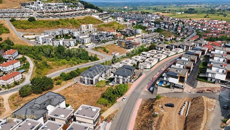 Serdivan İstiklal Mah. Satılık 626 M2 Konut İmarlı Arsa — fotoğraf 8