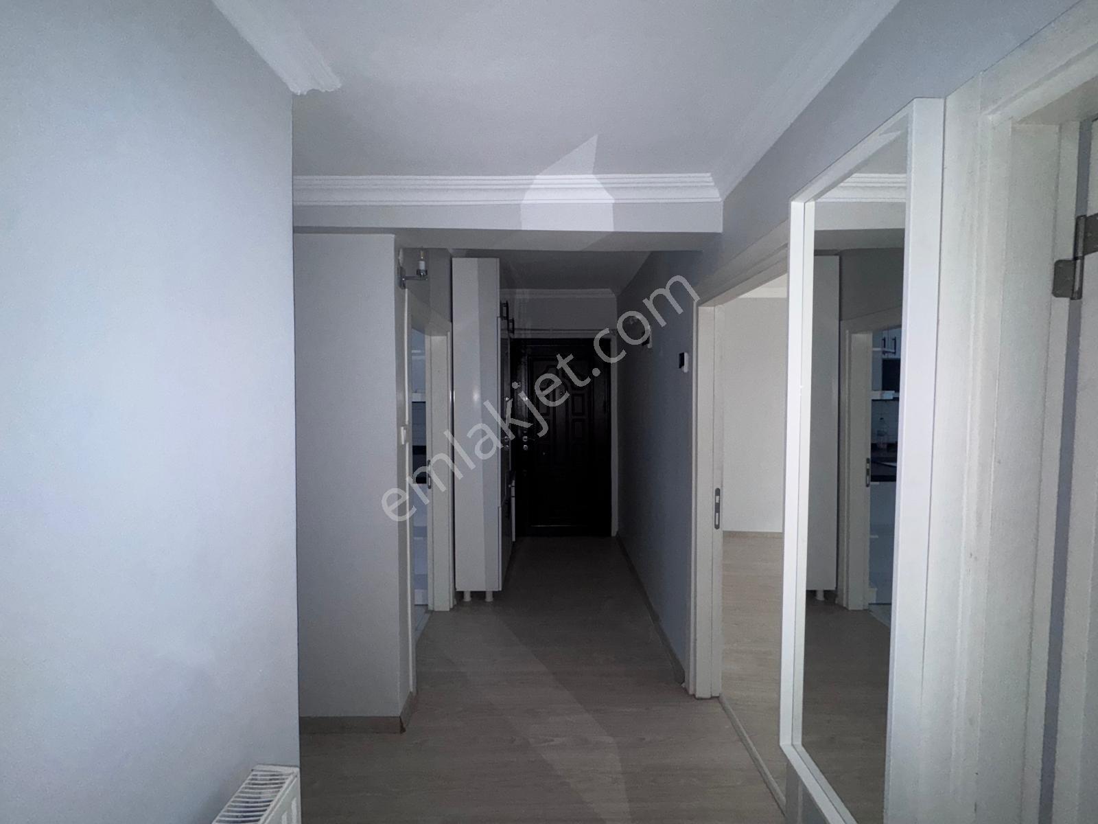 Bağlarbaşı'nda Harika Konumda Satılık 2+1 Arakat Daire — fotoğraf 13