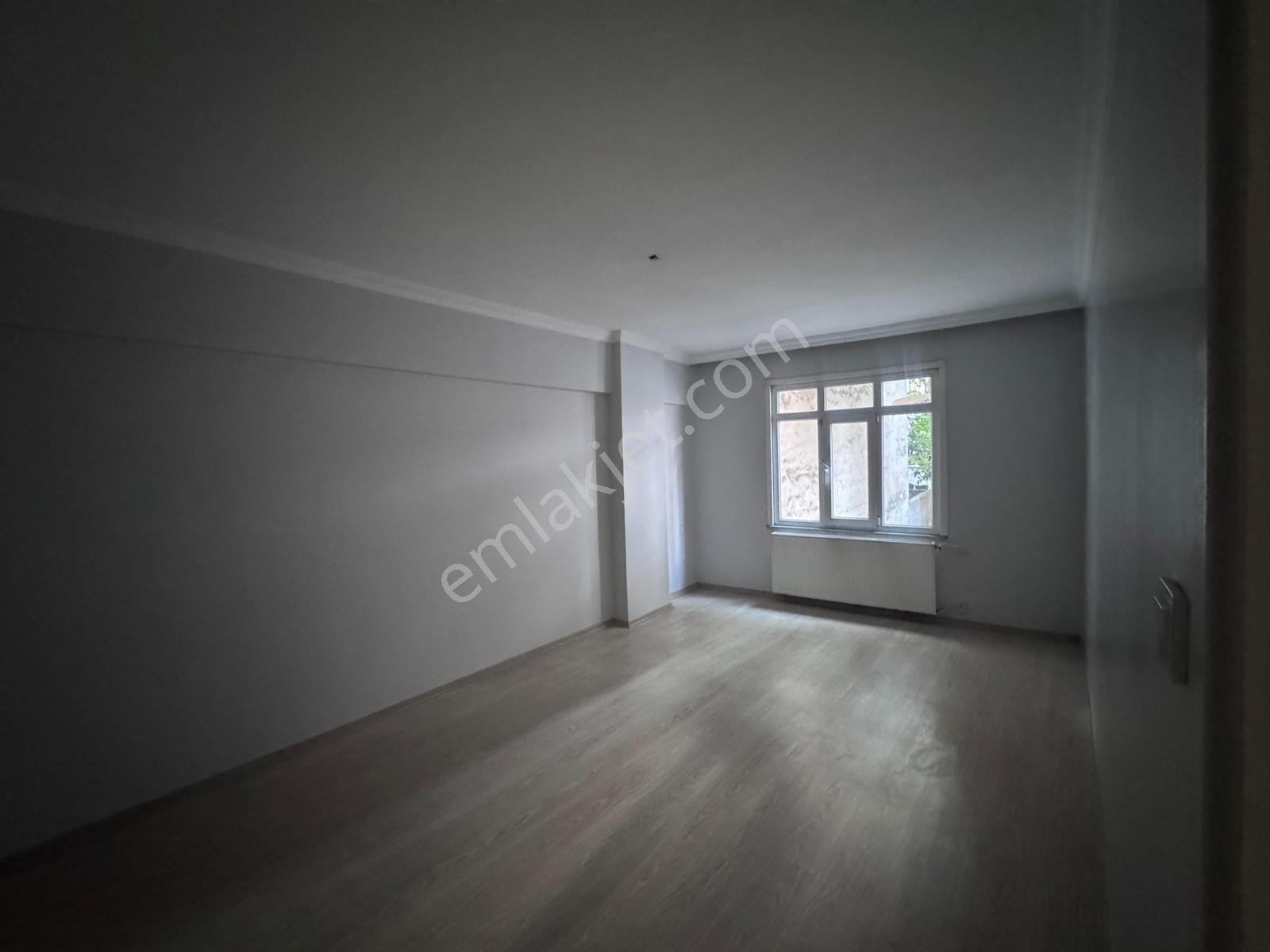Bağlarbaşı'nda Harika Konumda Satılık 2+1 Arakat Daire — fotoğraf 15