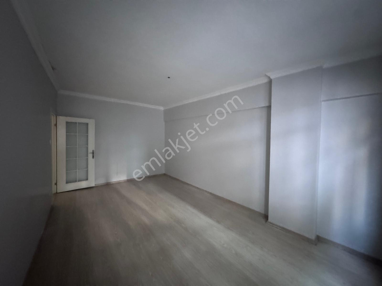 Bağlarbaşı'nda Harika Konumda Satılık 2+1 Arakat Daire — fotoğraf 16