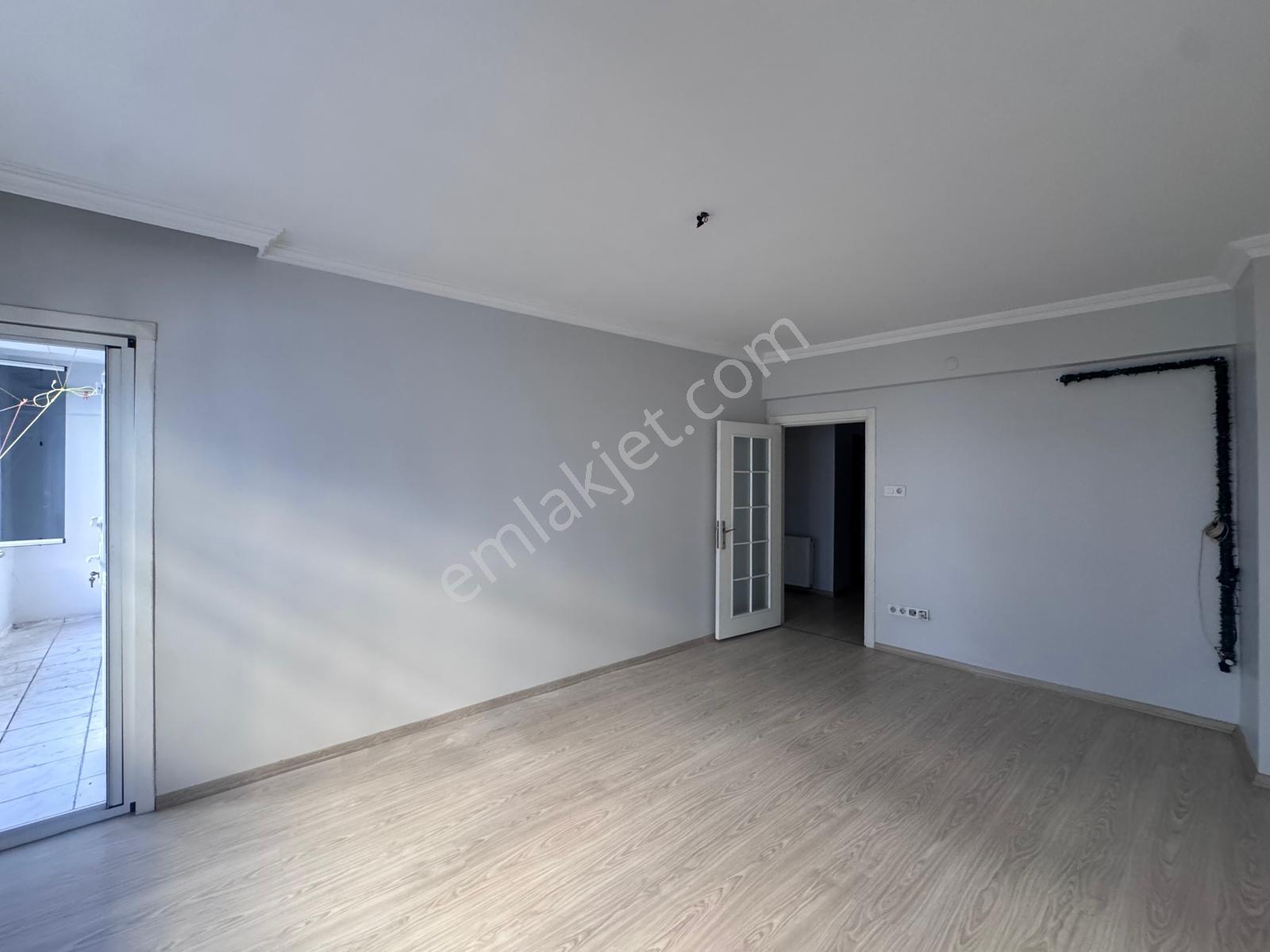 Bağlarbaşı'nda Harika Konumda Satılık 2+1 Arakat Daire — fotoğraf 19
