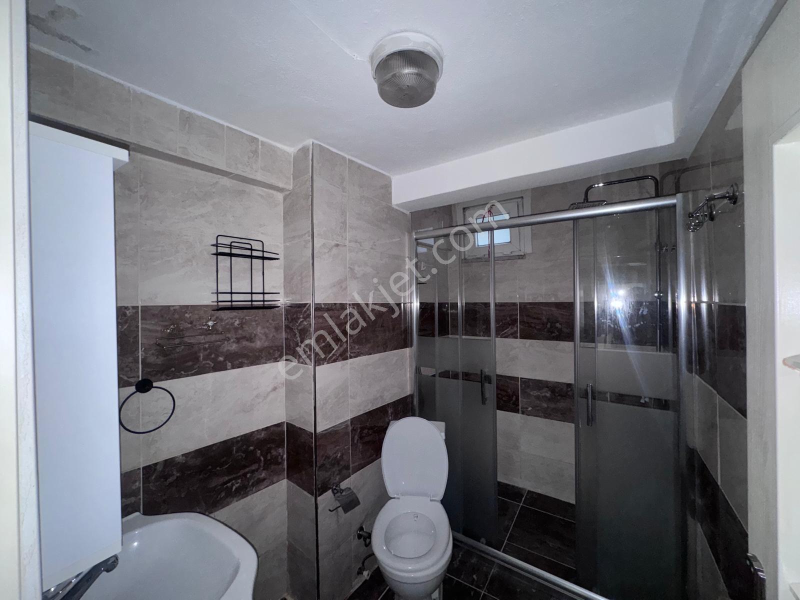 Bağlarbaşı'nda Harika Konumda Satılık 2+1 Arakat Daire — fotoğraf 26