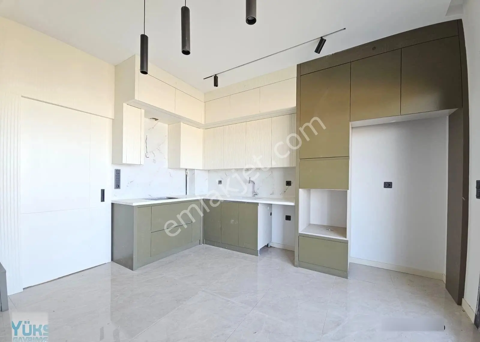 Denizli Yenişafak Mahallesin De 2+1 110 M2 Yeşil Alan Park Cepheli E.Banyolu Satılık Arakat Daireler