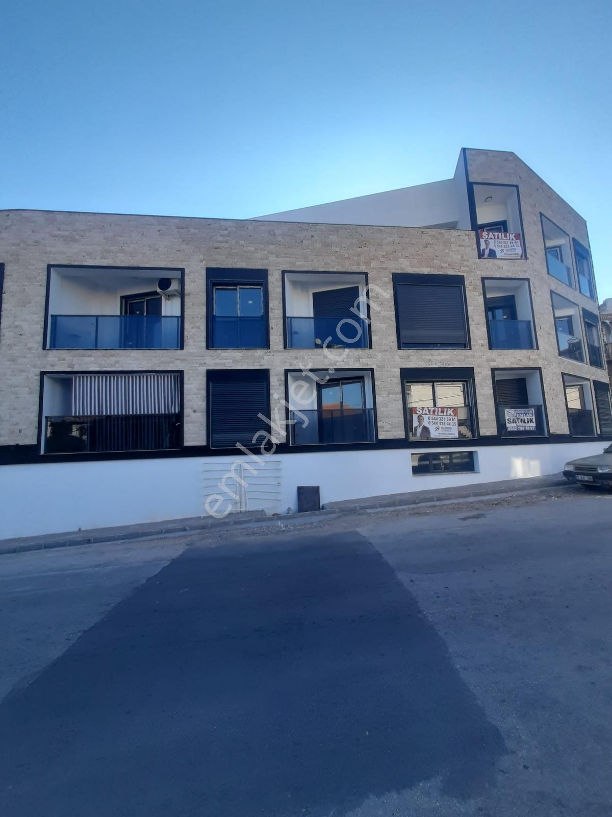 Çiğli Güzeltepe'de Sıfır 2+1 Satılık Daire — fotoğraf 2
