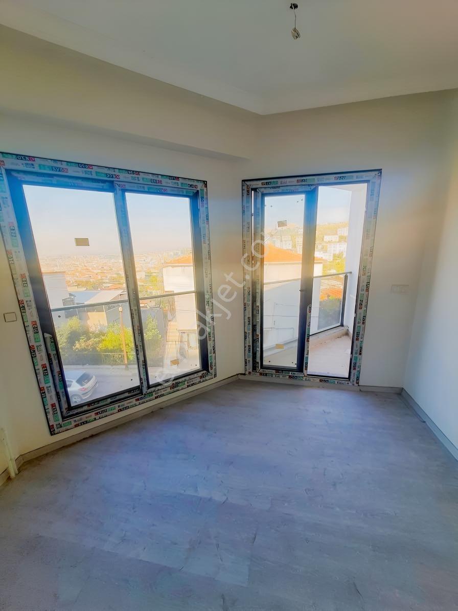 Çiğli Güzeltepe'de Sıfır 2+1 Satılık Daire — fotoğraf 7