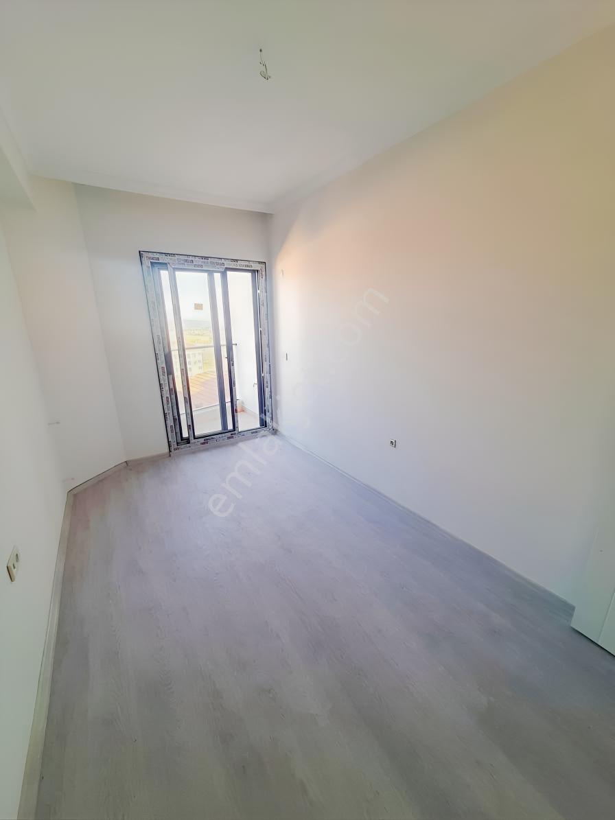 Çiğli Güzeltepe'de Sıfır 2+1 Satılık Daire — fotoğraf 8