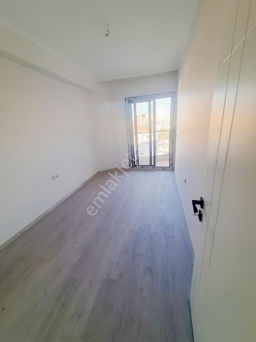 Çiğli Güzeltepe'de Sıfır 2+1 Satılık Daire — fotoğraf 9